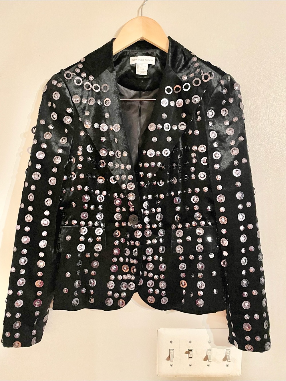 Vintage Newport News Black Embellished Blazer with Metallic Studs Sz 6- EUC - Picture 4 of 11